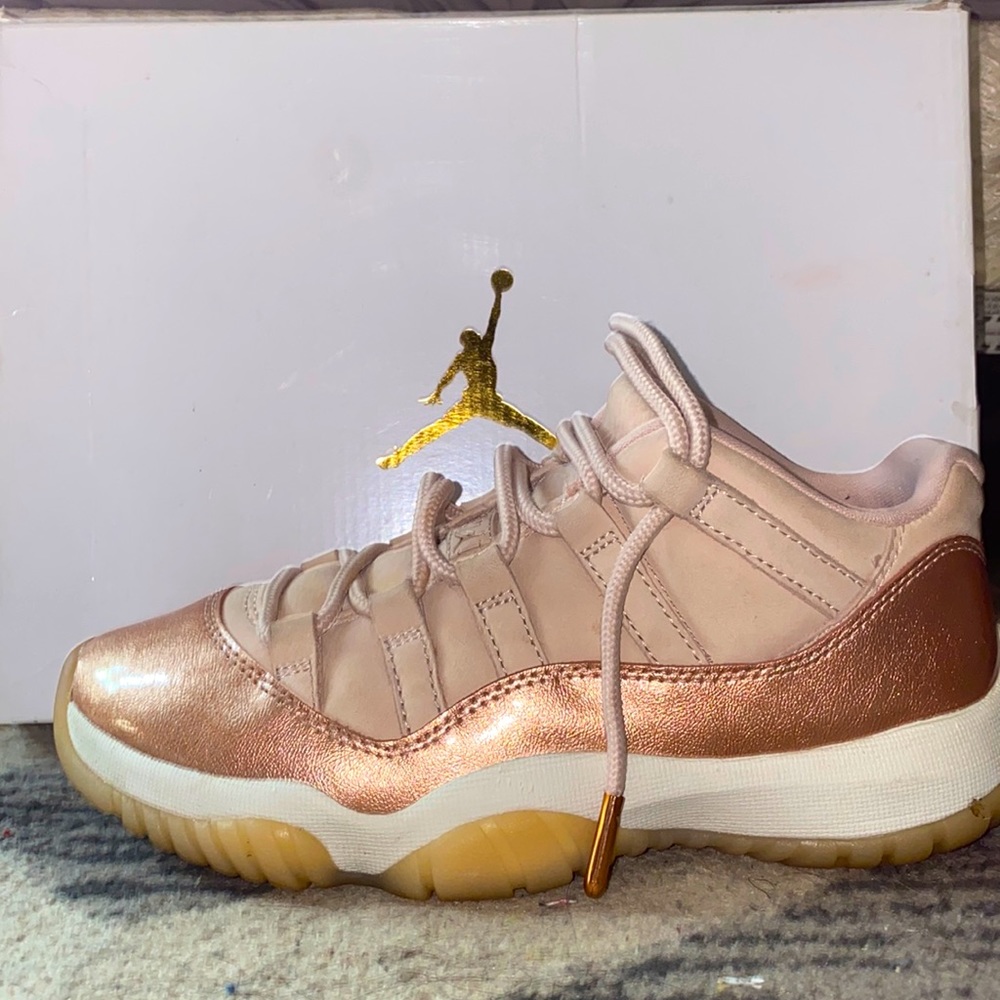 wmns,jordan 11 lows